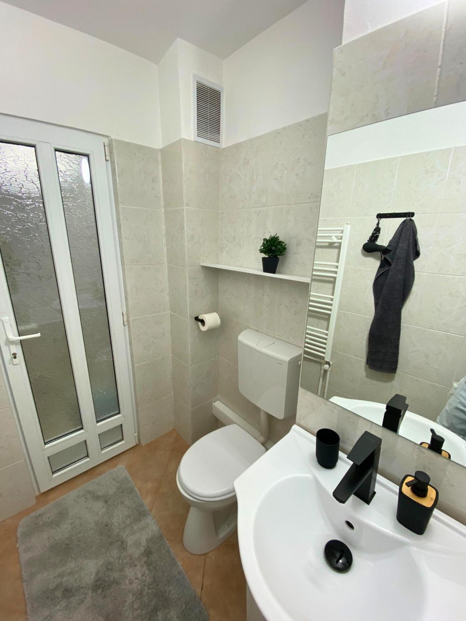 Apartament Fălticeni Exteriör bild